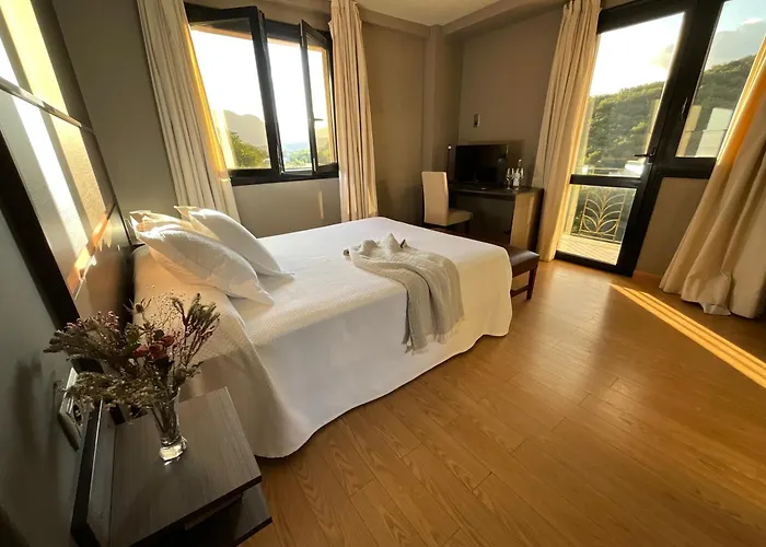 Hotel Don Pablo Villasana de Mena photo