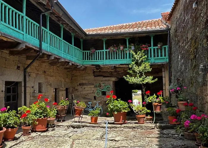 La Botica Del Lobo Villa Villardeciervos photo