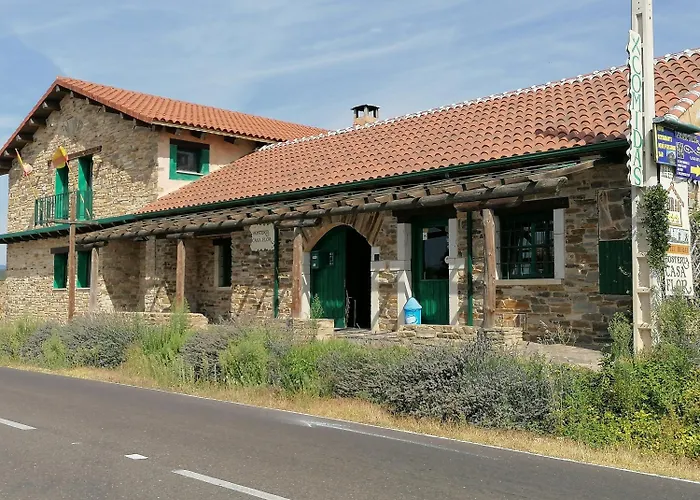 Photo de Hosteria Casa Flor Murias de Rechivaldo