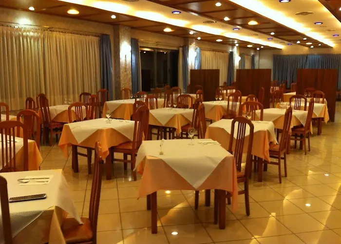 Hostal El Cruce Cistierna photo